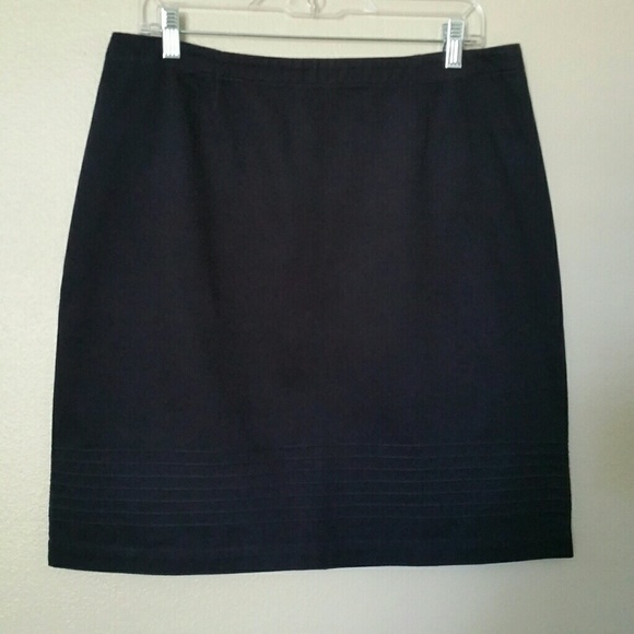 Christopher & Banks Dresses & Skirts - Christopher Bank Navy Skirt w/ Stiching Detail 12